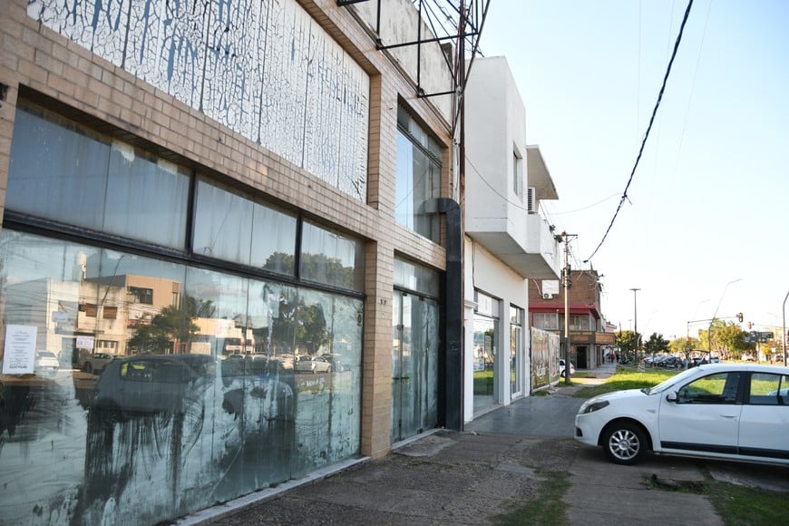 En Aristóbulo del Valle relevaron 15 locales cerrados entre el 1° de enero y el 31 de marzo. Foto: Manuel Fabatía