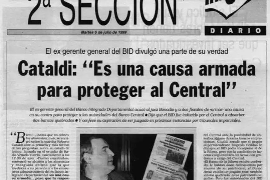 Los damnificados por la caída del banco elevaron sus ruegos, pero la situación no tenía retorno. Foto: Gentileza