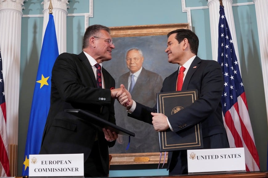 U.S. Secretary of State Marco Rubio attends a Memorandum of Understanding (MOU) signing ceremony with European Commissioner for Trade and Economic Security Maros Sefcovic at the State Department in Washington, D.C., U.S., April 24, 2026. REUTERS/Ken Cedeno