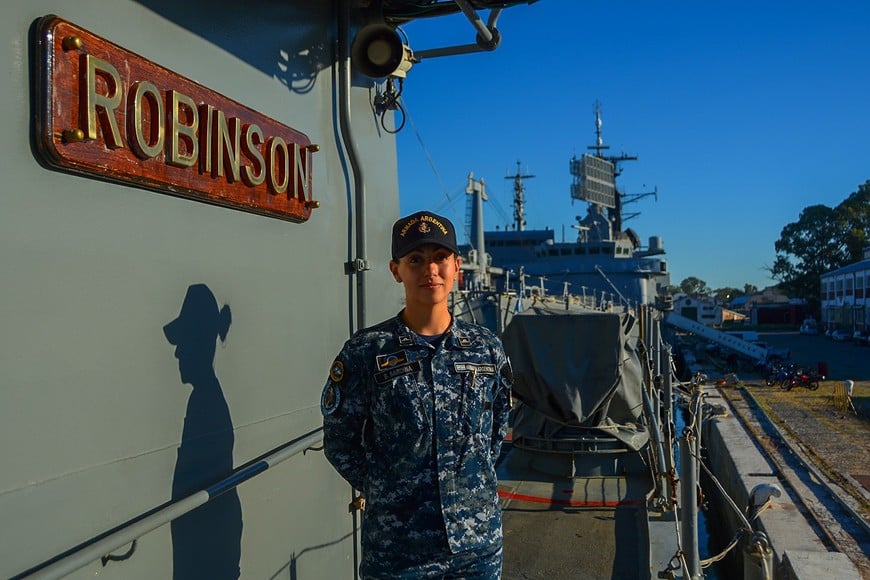 La vida de Brenda Sardina, la teniente santafesina que eligió el mar.