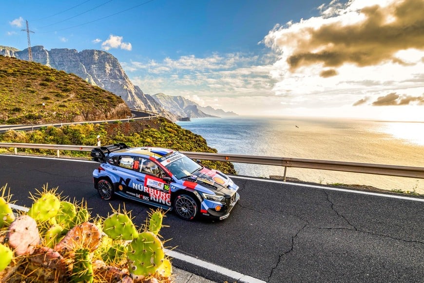 WRC: Ogier resiste, pero Solberg se acerca en un sábado condicionado por la lluvia