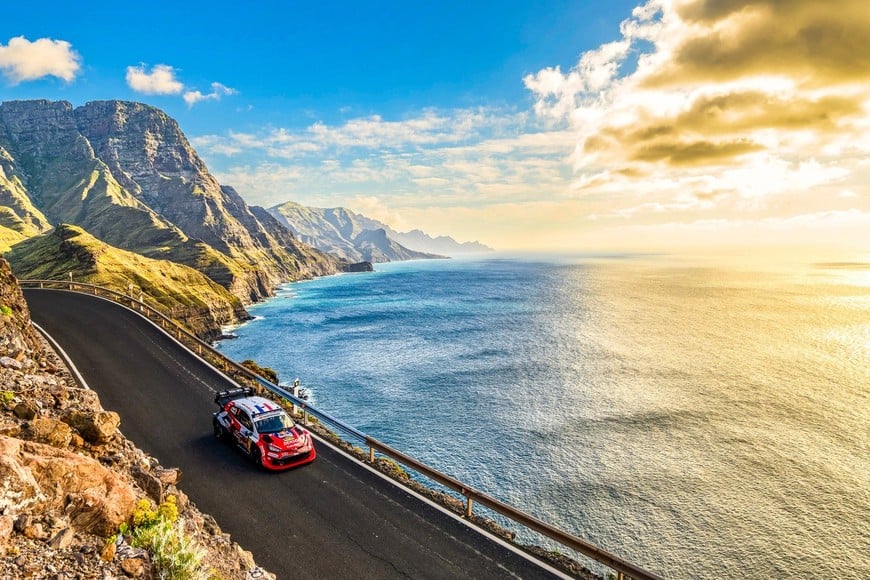 WRC: Ogier resiste, pero Solberg se acerca en un sábado condicionado por la lluvia