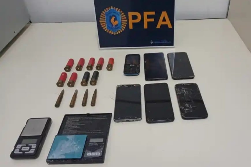 Se ejecutaron un total de ocho órdenes de allanamiento en diversos puntos de la ciudad.