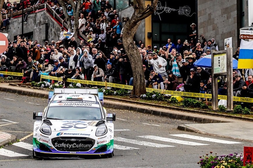 WRC: Ogier resiste, pero Solberg se acerca en un sábado condicionado por la lluvia