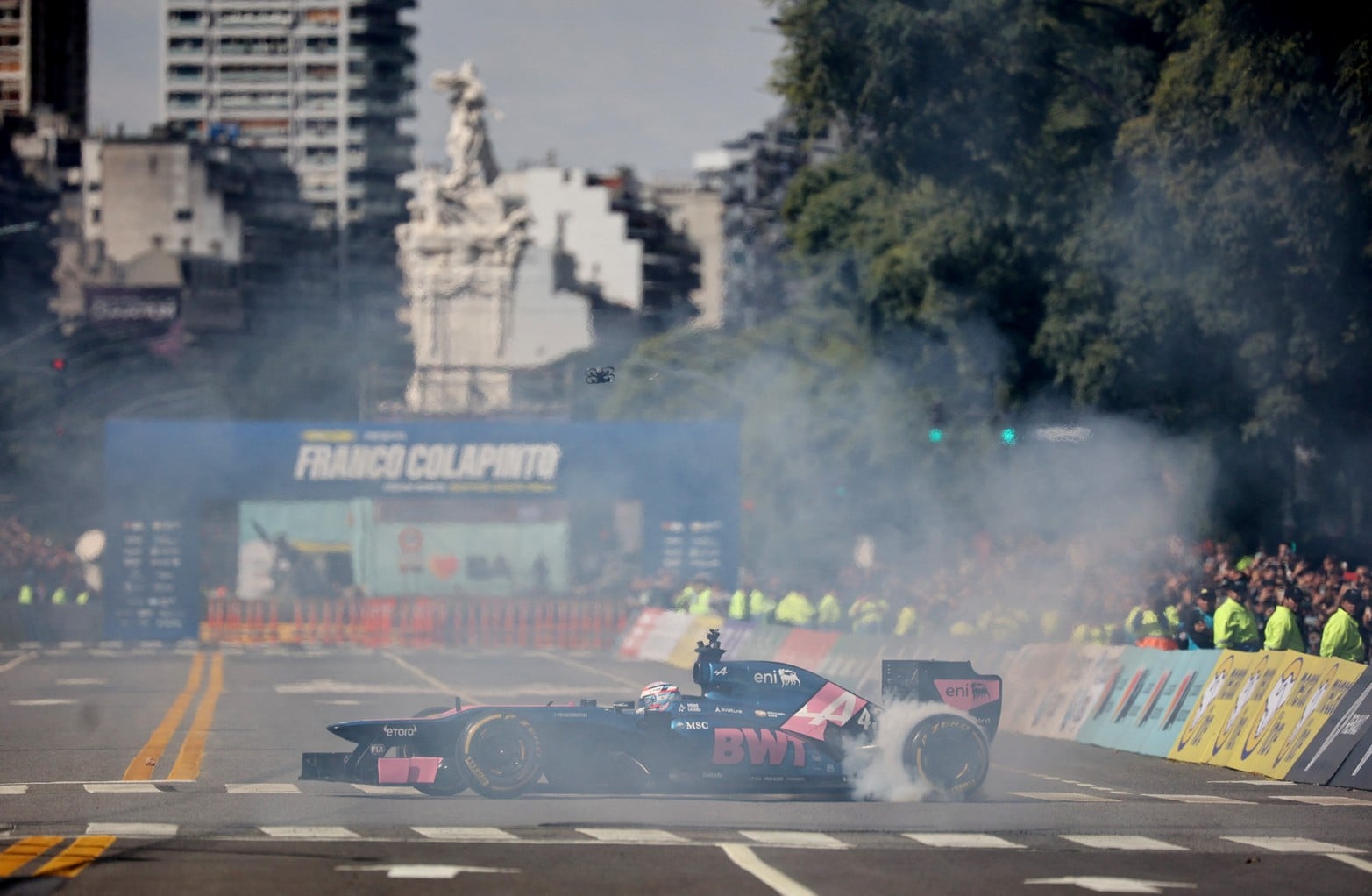 Piruetas y velocidad en las calles de CABA.