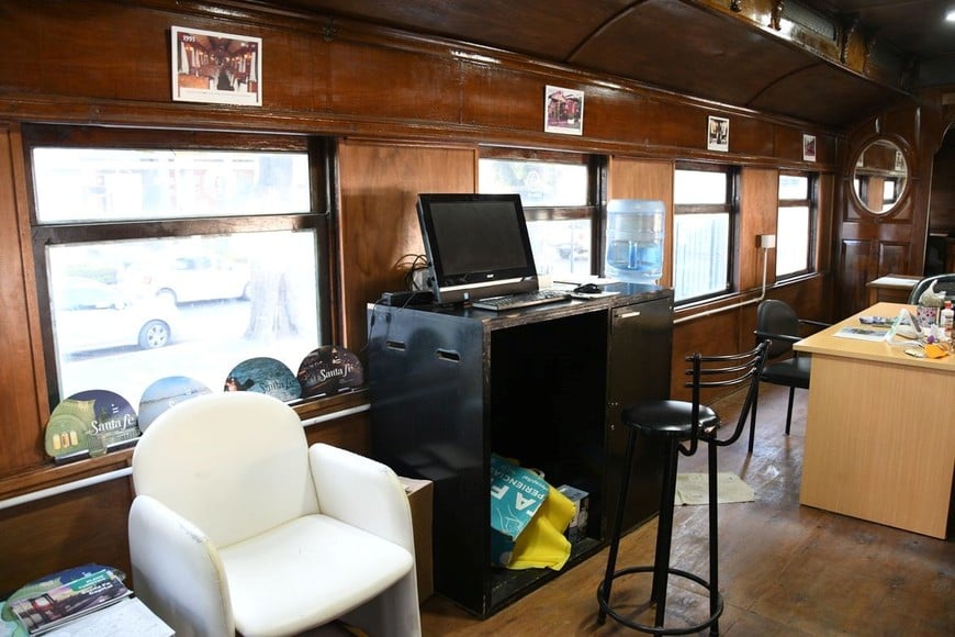 El mobiliario incluye comodidades para los visitantes. Foto: Manuel Fabatía