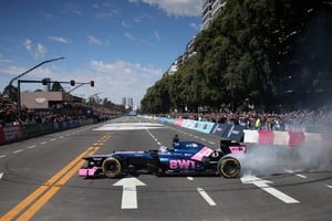 Formula One F1 - Colapinto takes F1 to the streets of Buenos Aires - Buenos Aires, Argentina - April 26, 2026
Alpine's Franco Colapinto in action during the roadshow REUTERS/Tomas Cuesta