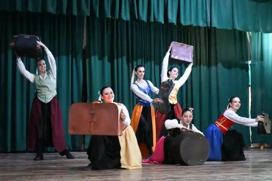 Número artístico a cargo Ballet Estable Juvenil Municipal de Venado Tuerto. Foto: MVT