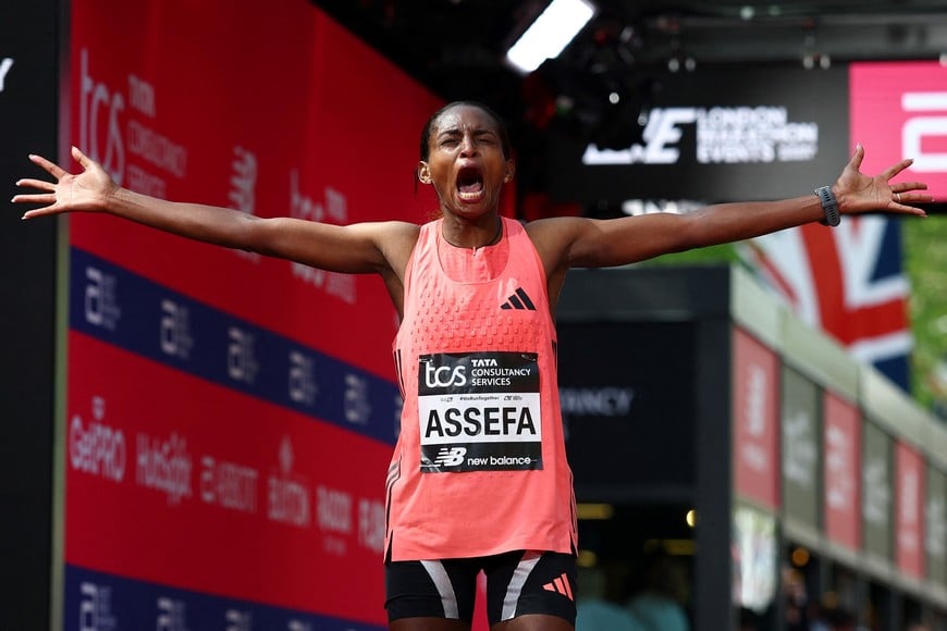 Athletics - London Marathon - London, Britain - April 26, 2026
Ethiopia's Tigst Assefa celebrates after winning the women's elite race REUTERS/Matthew Childs