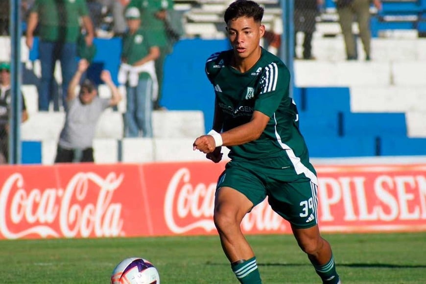 Domingo histórico en el fútbol charrúa.