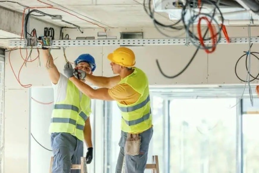 Productos para instalaciones eléctricas y electronicas. Las fábricas no prevén nuevas capídas.