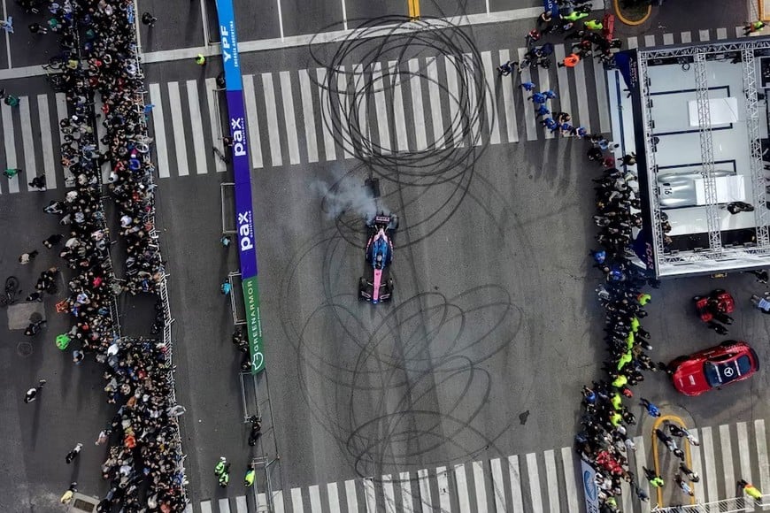 El Lotus E20 quedó marcado por la exigencia tras las maniobras de Colapinto en Palermo