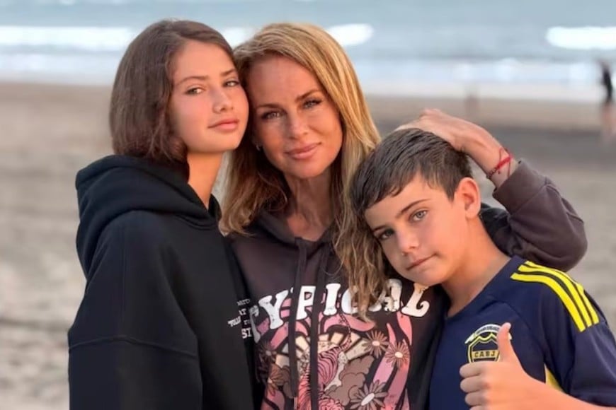 Sabrina Rojas junto a Esperanza y Fausto