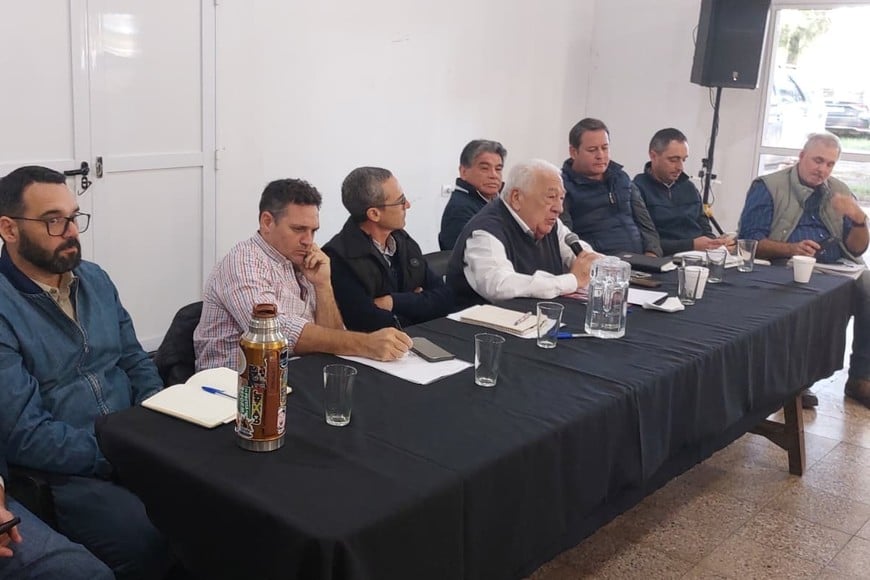 La Rural de Vera encabezó un debate clave por la emergencia hídrica en el norte santafesino