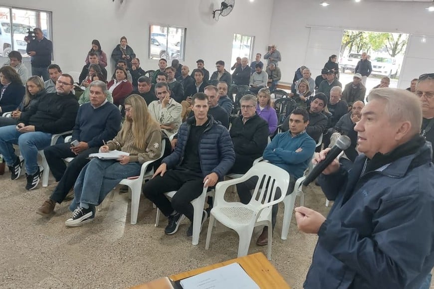 La Rural de Vera encabezó un debate clave por la emergencia hídrica en el norte santafesino