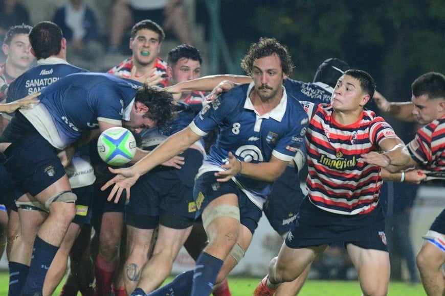 CRAI dominó el scrum en casi todo el partido. Foto: Manuel Fabatía.