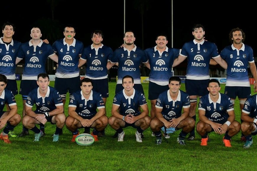 Los 15 "Gitanos" que arrancaron en Sauce Viejo por la fecha 2 de la Copa Santa Fe de Rugby. Foto: Manuel Fabatía.