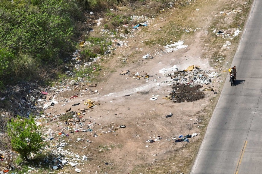 A veces despejan los terrenos, pero no tarda en volver a llenarse de basura. Foto: Fernando Nicola