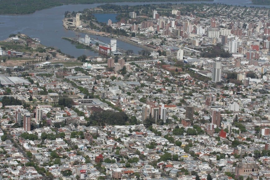 Del archivo. Postal aérea de 2009 de Candioti Norte, con mirada al Puerto. Foto: Archivo