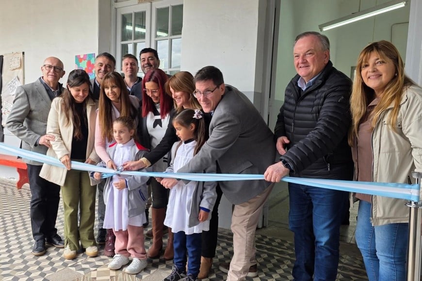 Inauguran una escuela rural en Ceres y amplió la infraestructura educativa en el departamento San Cristóbal