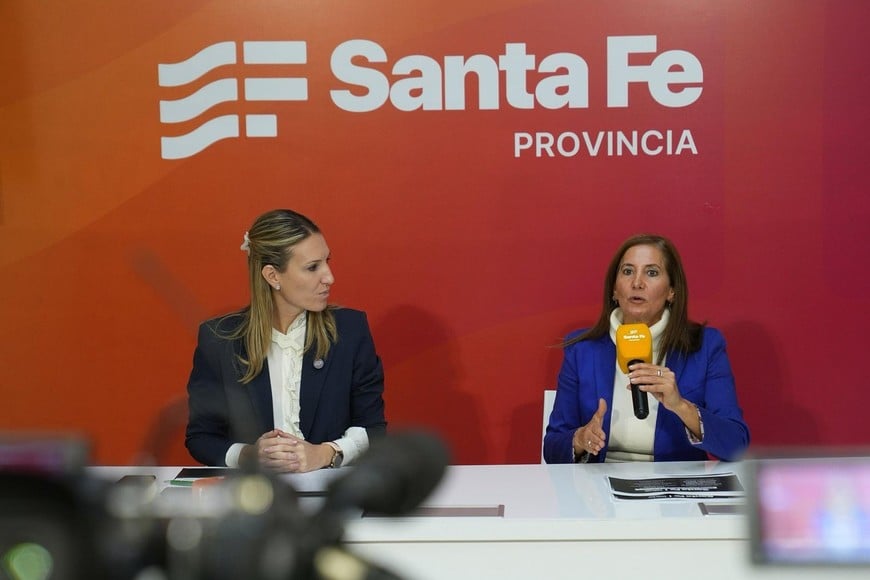 Marcela Aeberhard, presentó la agenda de actividades para el fin de semana largo en Santa Fe.