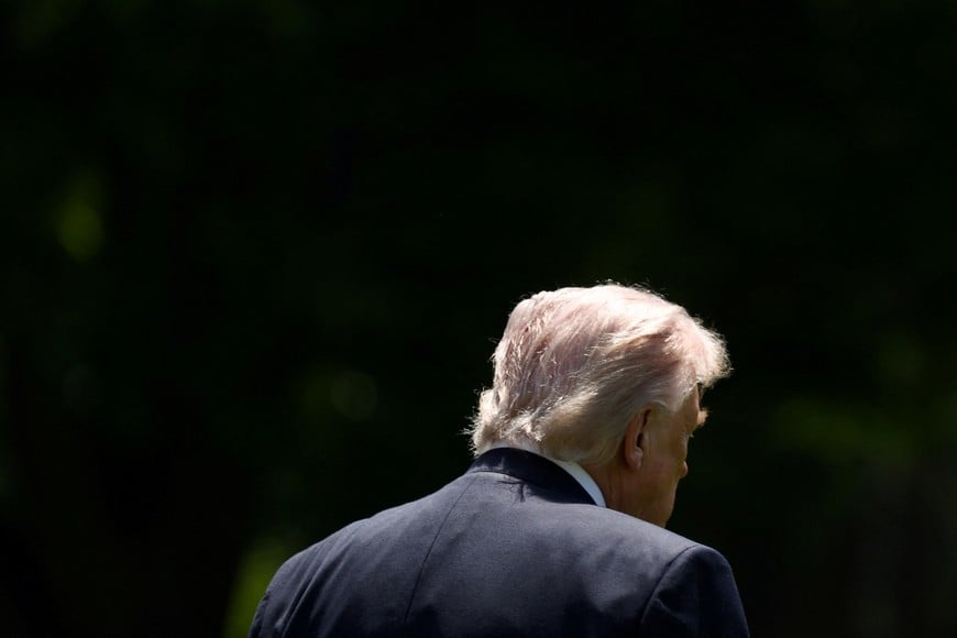 U.S. President Donald Trump departs the White House in Washington, D.C., U.S., May 1, 2026. REUTERS/Kevin Lamarque