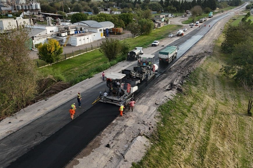 Los 3.200 metros intervenidos, entre la Autopista Rosario – Santa Fe y la intersección con la Ruta Provincial N° 10, concentran un tránsito con más del 70% de vehículos pesados