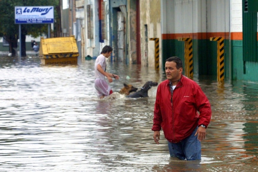 La inundación de 2003 marcó para siempre a los santafesinos. Foto: Archivo El Litoral