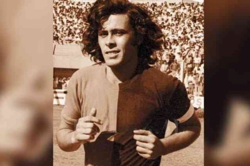 Cococho Álvarez, símbolo del fútbol sabalero. Crédito: Archivo El Litoral.