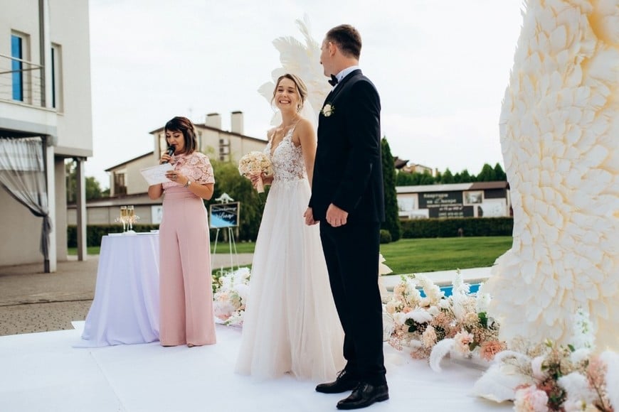 Menos accesorios, más protagonismo del vestido.