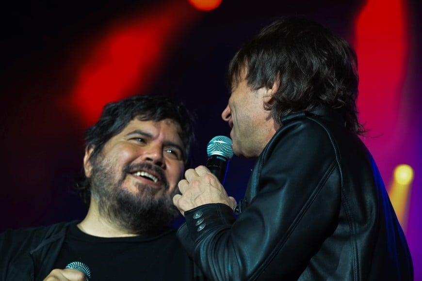 Festival Tribus 2026 Día 2: Joaquín Levinton invitó a Santiago Motorizado para cantar en la pasarela “Casanova”