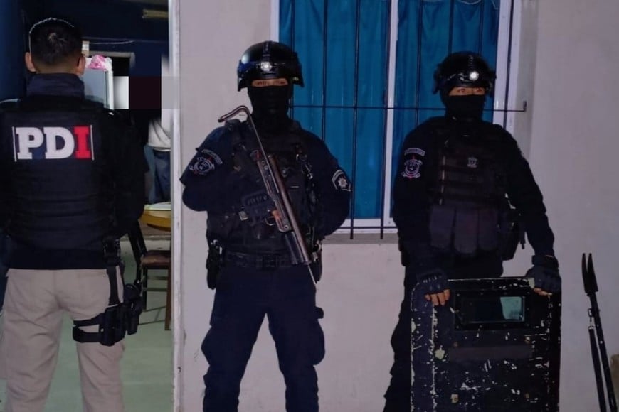 Personal policial allanó uno de los domicilios investigados.