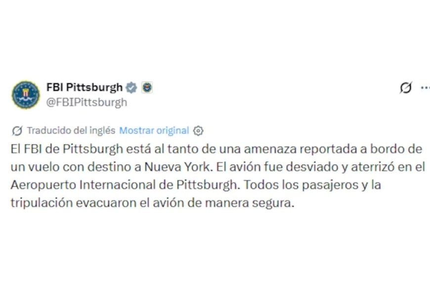El FBI de Pittsburgh señaló que los pasajeros y la tripulación lograron salir del avión a salvo