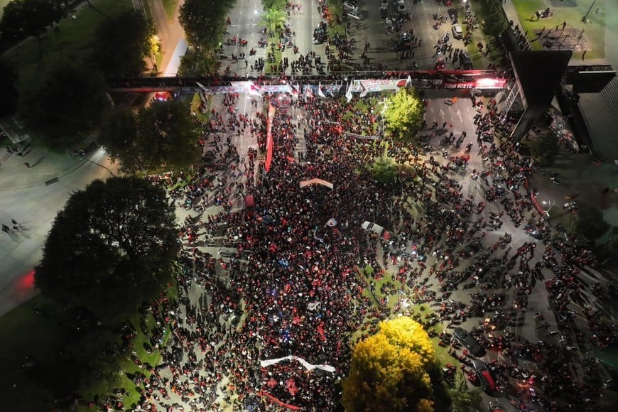 Desde el drone de El Litoral: festejos por los 121 años del Club Atlético Colón. Crédito: Fernando Nicola