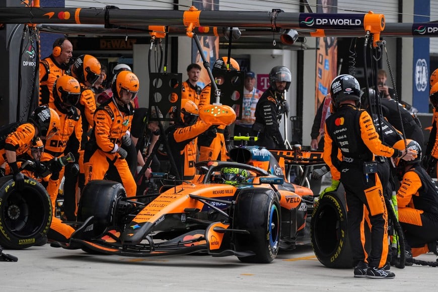 Formula One F1 - Miami Grand Prix - Miami International Autodrome, Miami, Florida, United States - May 3, 2026
McLaren's Lando Norris on a pitstop during the race Pool via Reuters/Rebecca Blackwell