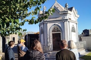 Humboldt suma visitas guiadas en su cementerio y lo proyecta como espacio patrimonial