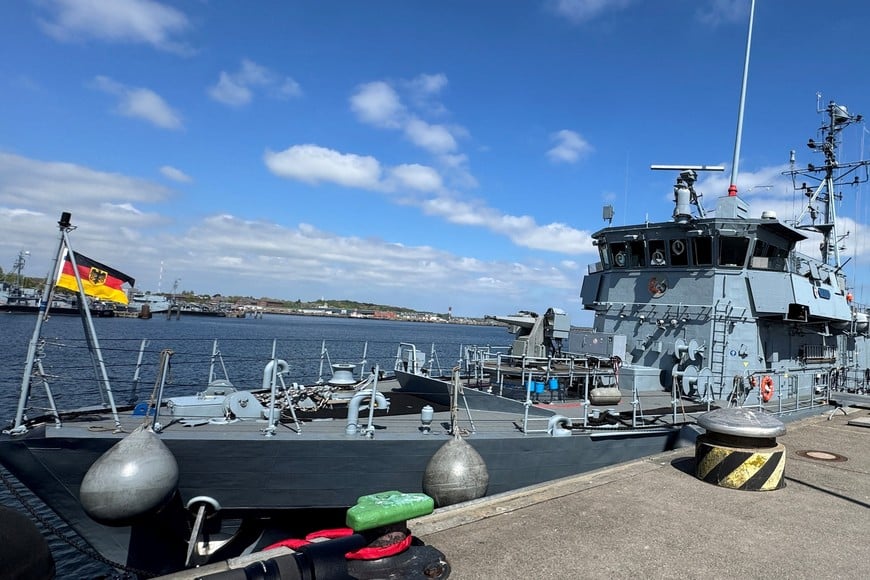Mine countermeasure vessel "Fulda" of Germany's Bundeswehr Navy is moored before leaving for the Mediterranean as part of a pre-deployment for a possible mission in the Strait of Hormuz, in Kiel, Germany, May 4, 2026. Picture taken with a mobile phone. REUTERS/Oliver Denzer