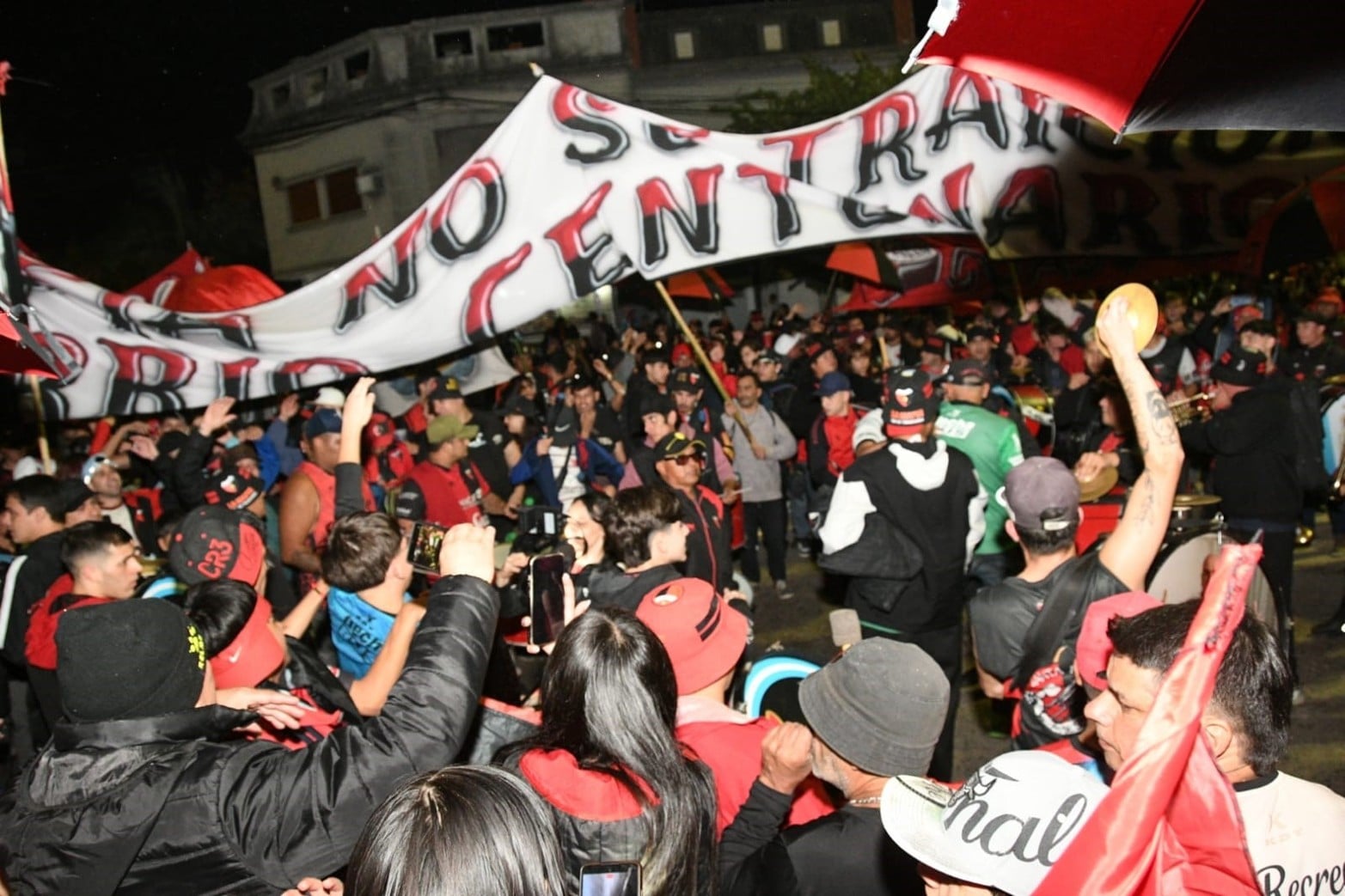 Festejos por los 121 años del Club Atlético Colón.