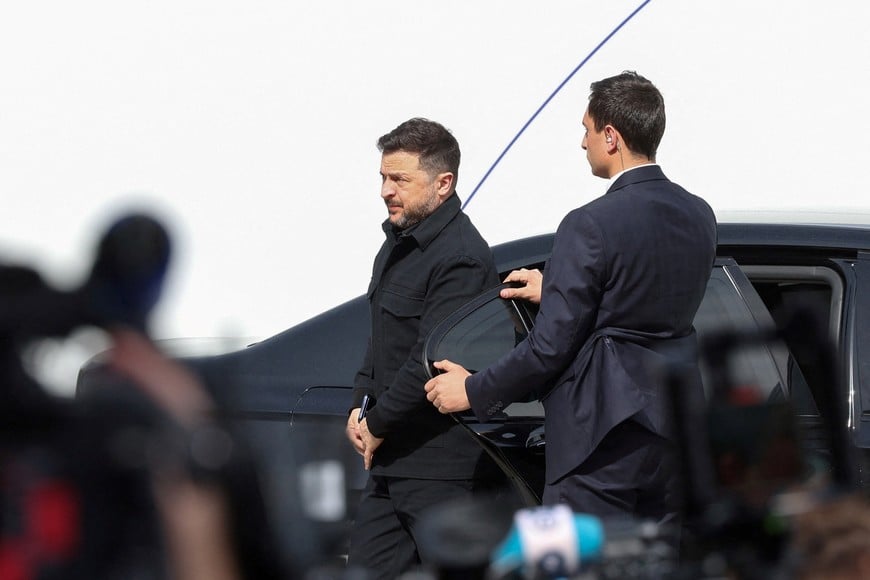 Ukrainian President Volodymyr Zelenskiy arrives for the European Political Community summit in Yerevan, Armenia, May 4, 2026. Hayk Baghdasaryan/Photolure via REUTERS ATTENTION EDITORS - THIS IMAGE HAS BEEN SUPPLIED BY A THIRD PARTY.