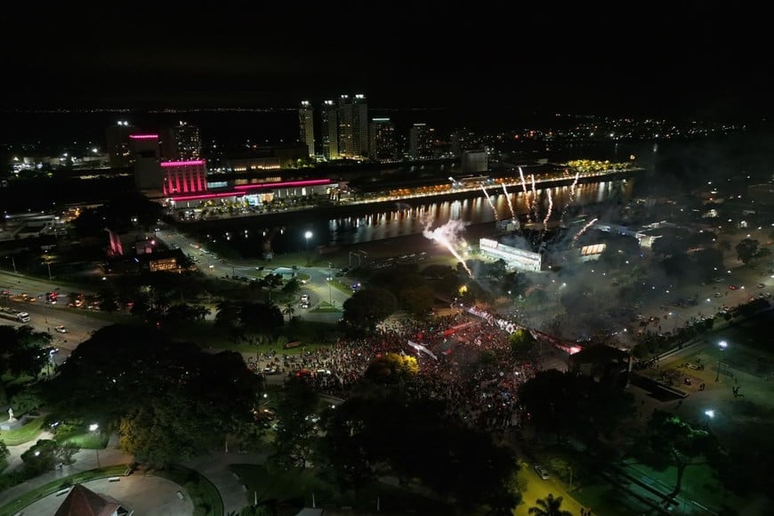 Desde el drone de El Litoral: festejos por los 121 años del Club Atlético Colón. Crédito: Fernando Nicola