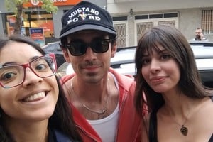 Joe Jonas se encontró con las fans argentinas en las calles de Palermo.
