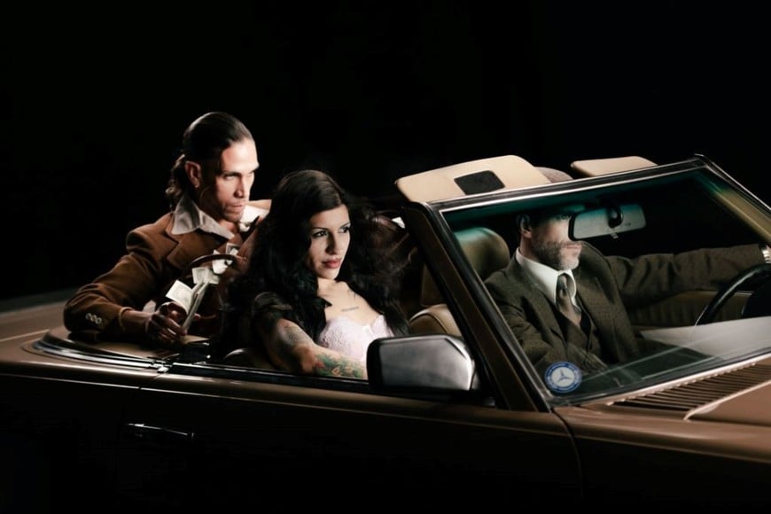 Cazzu en el videoclip de  “Perdón si no te llamé”