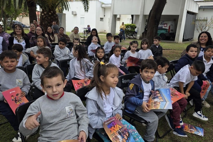 A través de este incentivo, los equipos de salud controlan los carnets y completan los esquemas de vacunación de la población pediátrica.