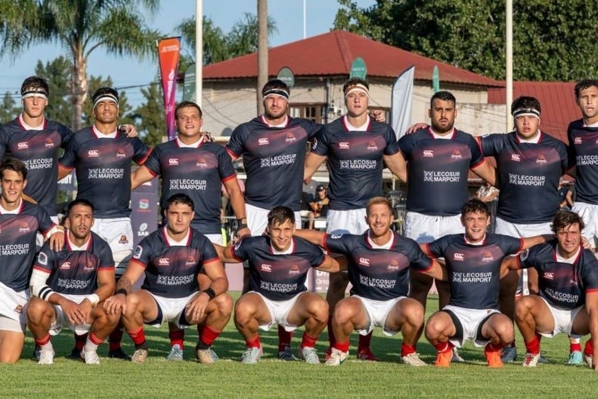 El equipo que salió a la cancha de Santa Fe Rugby por la fecha 2 ante Cobras. 10 de esos 15, iniciaron el último encuentro ante Pampas. Foto: Matías Pintos.