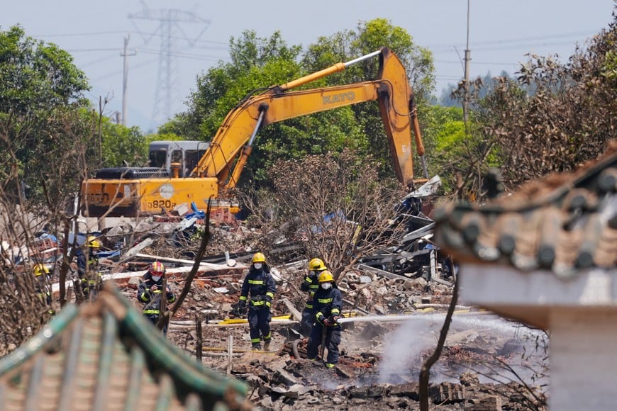 Firefighters work at a site following a blast at a fireworks manufacturing factory in Liuyang, Hunan province, China, May 5, 2026. cnsphoto via REUTERS   ATTENTION EDITORS - THIS IMAGE WAS PROVIDED BY A THIRD PARTY. CHINA OUT.