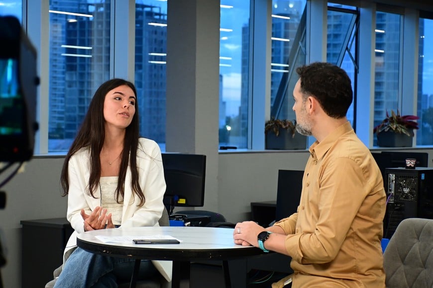 La joven investigadora estuvo a bordo del ARA “Almirante Irízar”. Crédito: Flavio Raina,