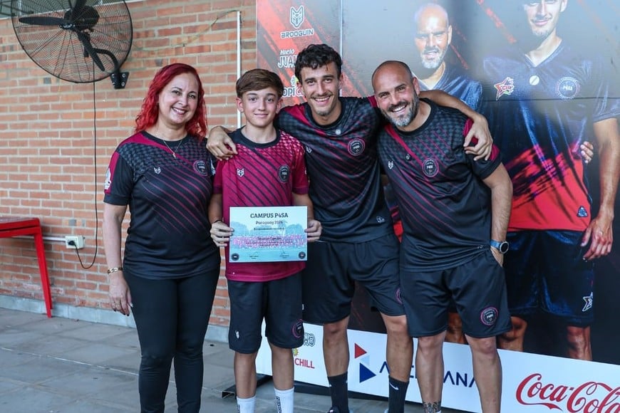 Todo la felicidad. de los profesores y los padres de los niños. Gentileza