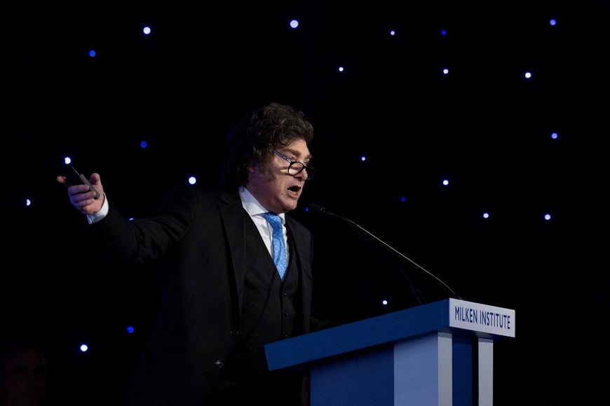 Argentina's President Javier Milei speaks during the closing plenary session at the Milken Institute Global Conference 2026 in Beverly Hills, California, U.S., May, 6, 2026.  REUTERS/Mike Blake
