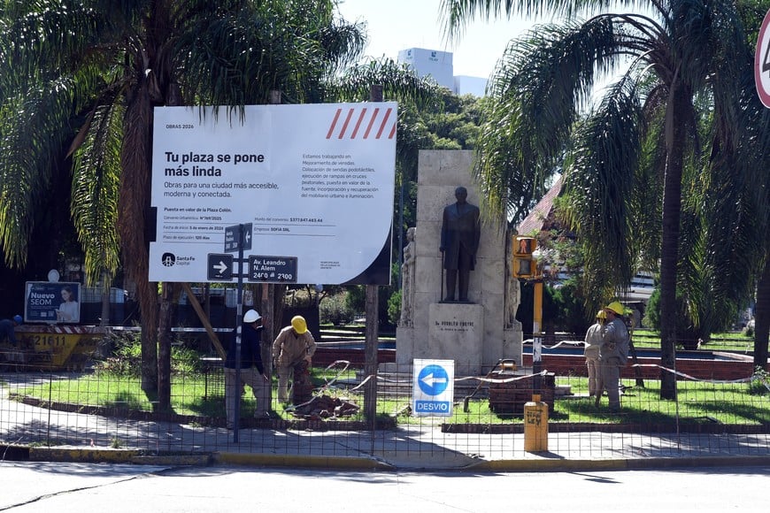 En obra, la plaza Colón. Guillermo Di Salvatore.