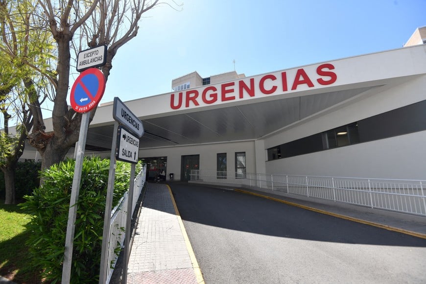 Exterior of the emergency unit area of Sant Joan university hospital where a woman with symptoms consistent with a hantavirus infection is being treated, according to local media, in Alicante, Spain May 8, 2026. Spanish health authorities said the suspected case involves a woman who was a passenger on the same flight as a patient who died in Johannesburg after travelling on the MV Hondius cruise ship and contracting the virus. REUTERS/Rafael Molina NO RESALES. NO ARCHIVES.